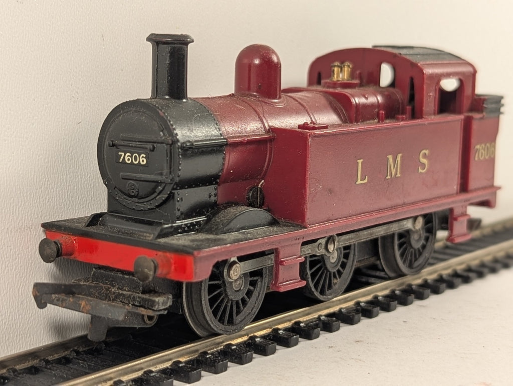 Tri-ang OO Gauge Class 3F Jinty 0-6-0T Steam Locomotive 7606 LMS Maroon R52