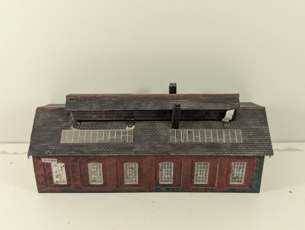 Metcalfe N Gauge Double Track Engine Shed - Damaged & Weathered