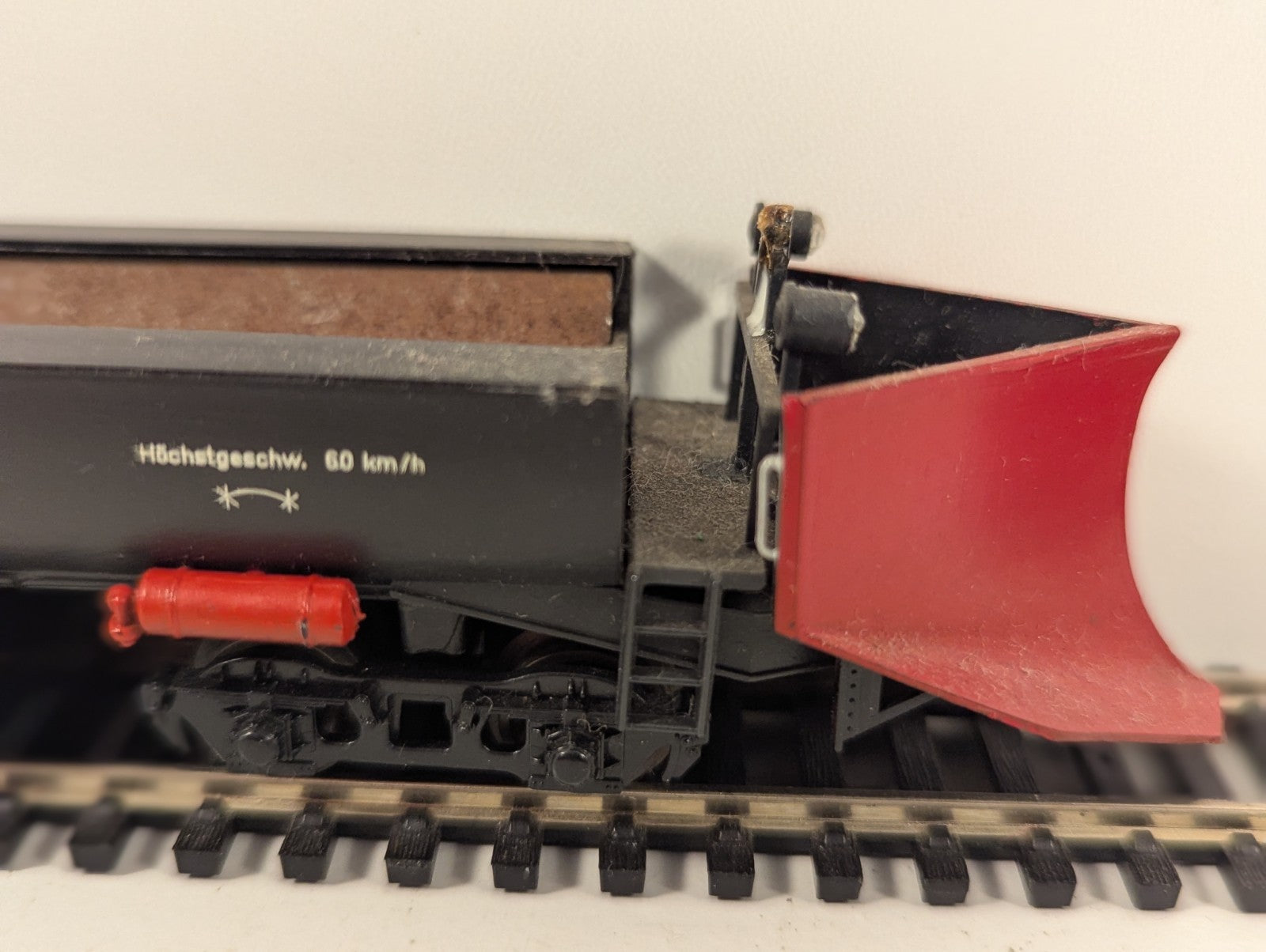 Liliput HO Gauge DB Tender Snow Plough Wagon