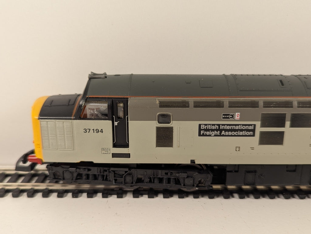 Lima 204985 Class 37 No.37194 – British International Freight Association