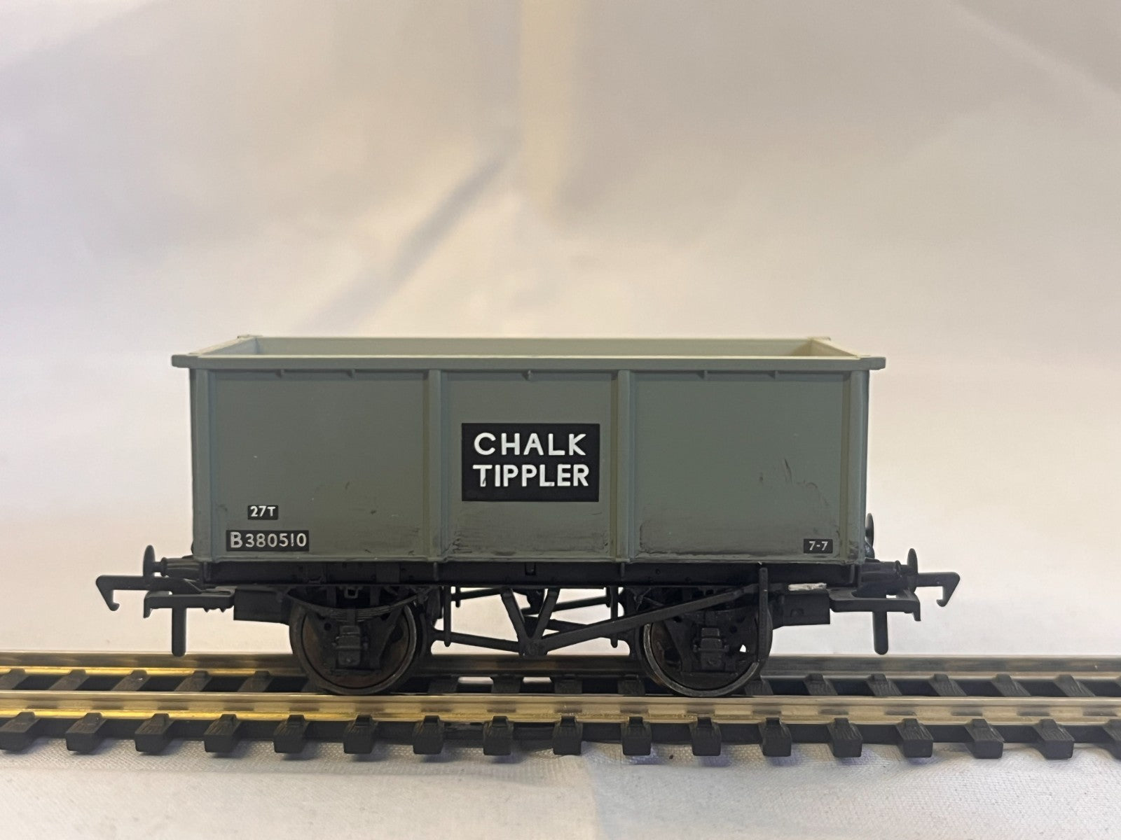 Bachmann OO Gauge 27 Ton Steel Tippler Wagon BR Grey 37-276B
