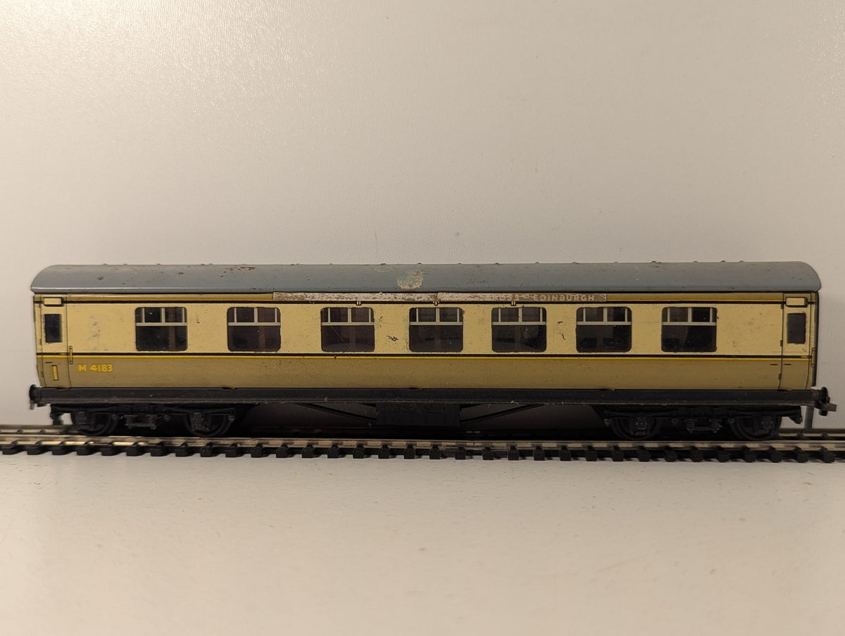 Hornby Dublo OO Gauge BR (M) Corridor Composite Coach Passenger Coach M 4183