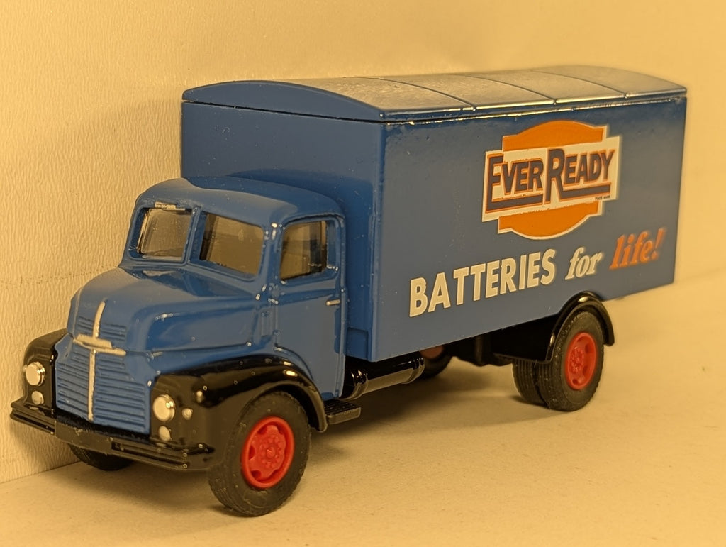 Vanguards 1:64 Leyland Comet Box Van Die-cast Model Vehicle Ever Ready VA18000