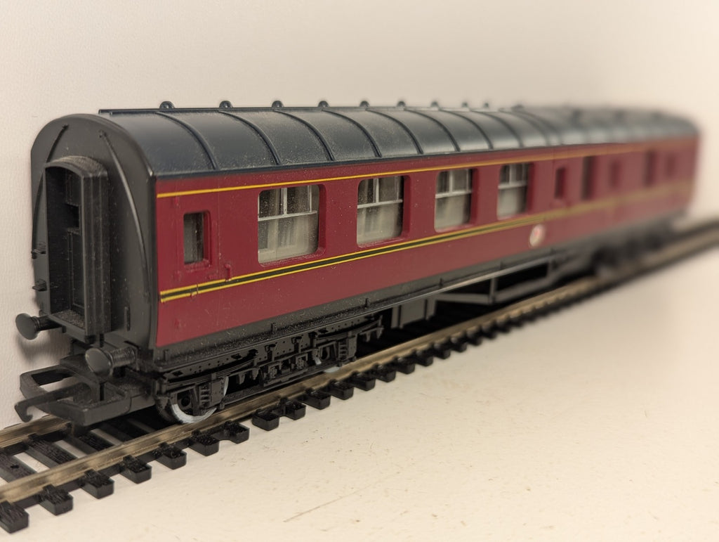 Hornby OO Gauge LMS Stanier Brake Coach