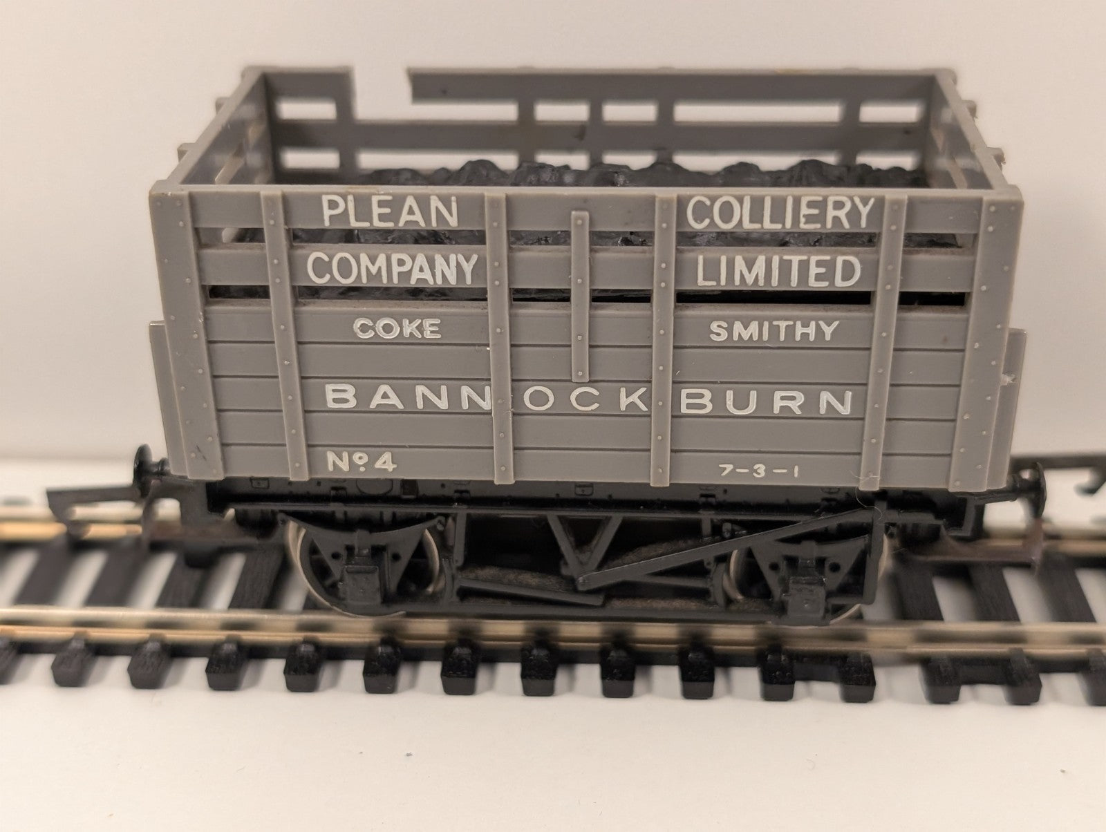 Hornby R101 OO Gauge Coke Wagon – Plean Colliery Company, Bannockburn