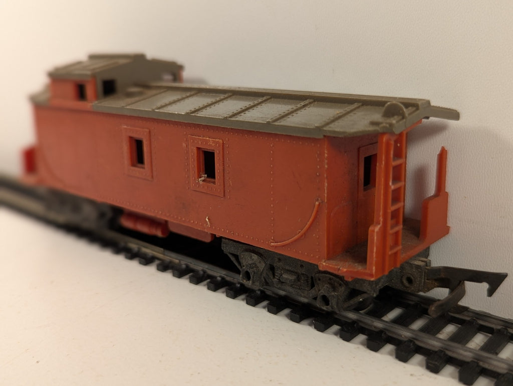 Tri-ang R115 OO Gauge Red Caboose