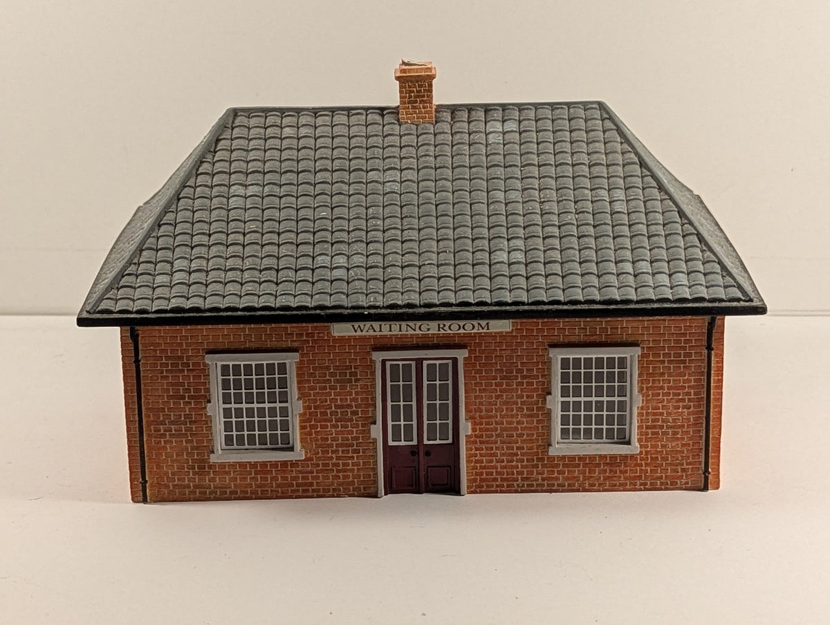 Hornby OO Gauge Skaledale Waiting Room Building Red Brick