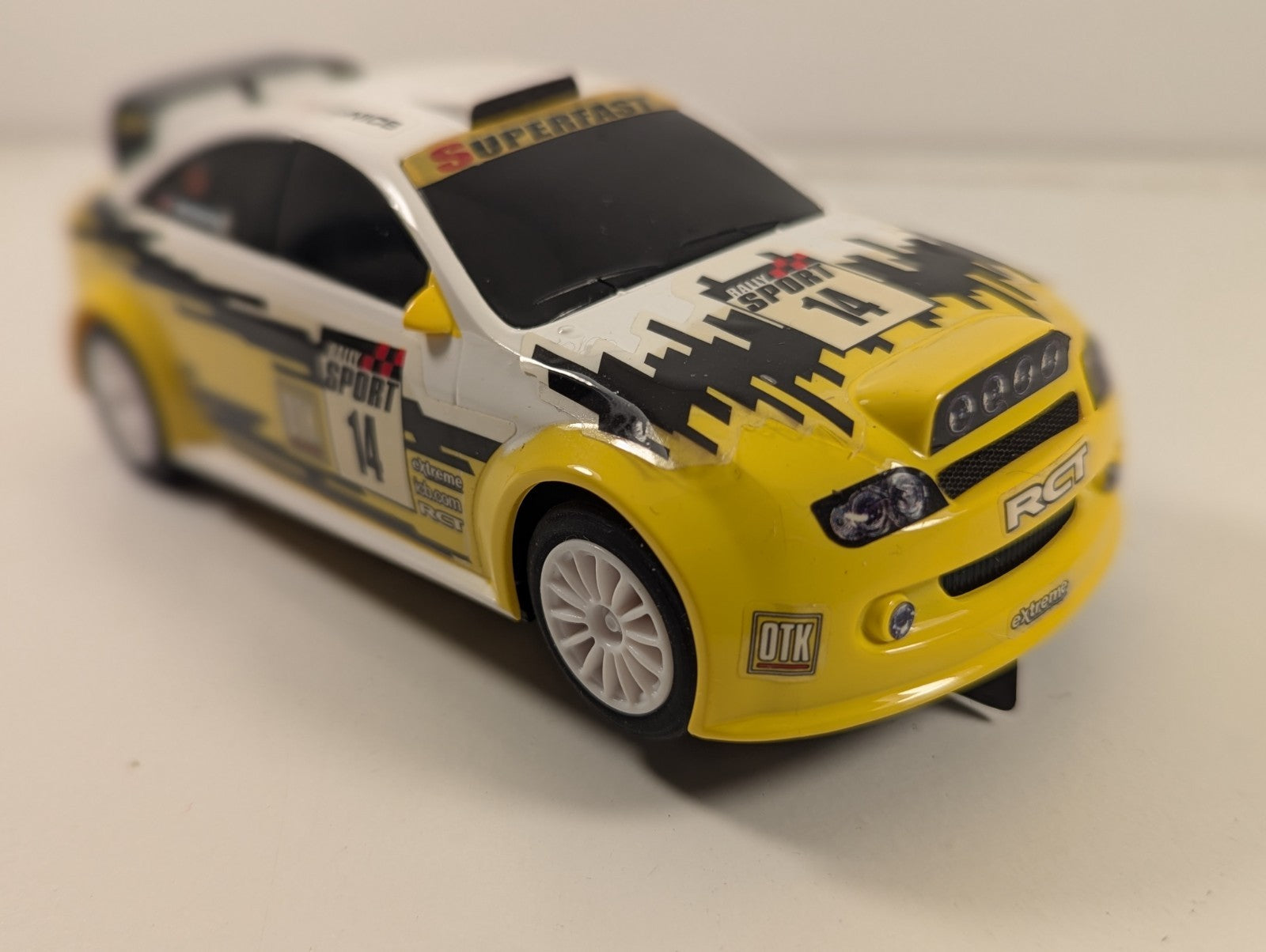 Scalextric Rally Thunder Slot Car – 1:32 Scale