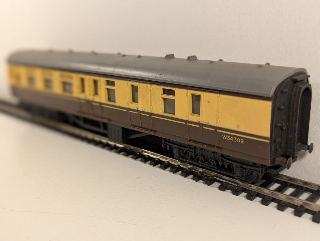 Tri-ang R329 OO Gauge BR Mk1 Brake Second Coach W34302