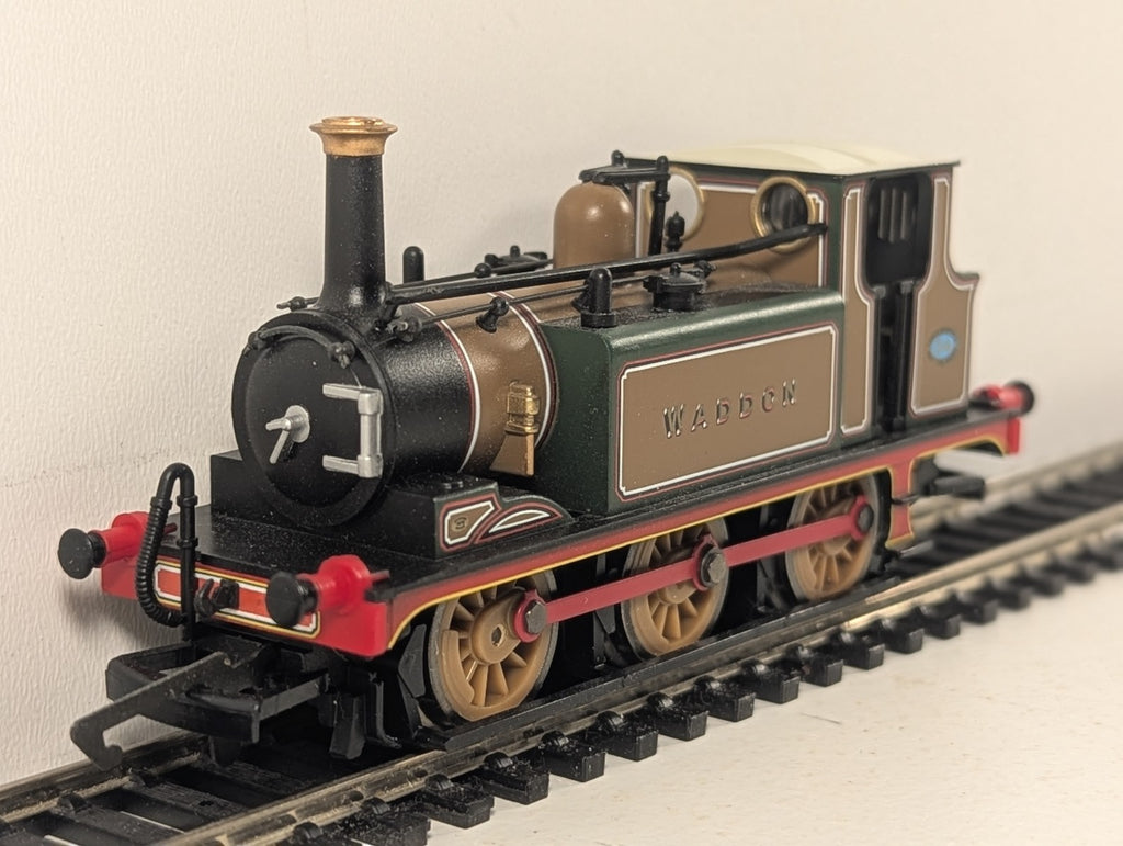 Hornby OO Gauge LBSC 0-6-0 Terrier Locomotive 'Waddon' Steam Locomotive