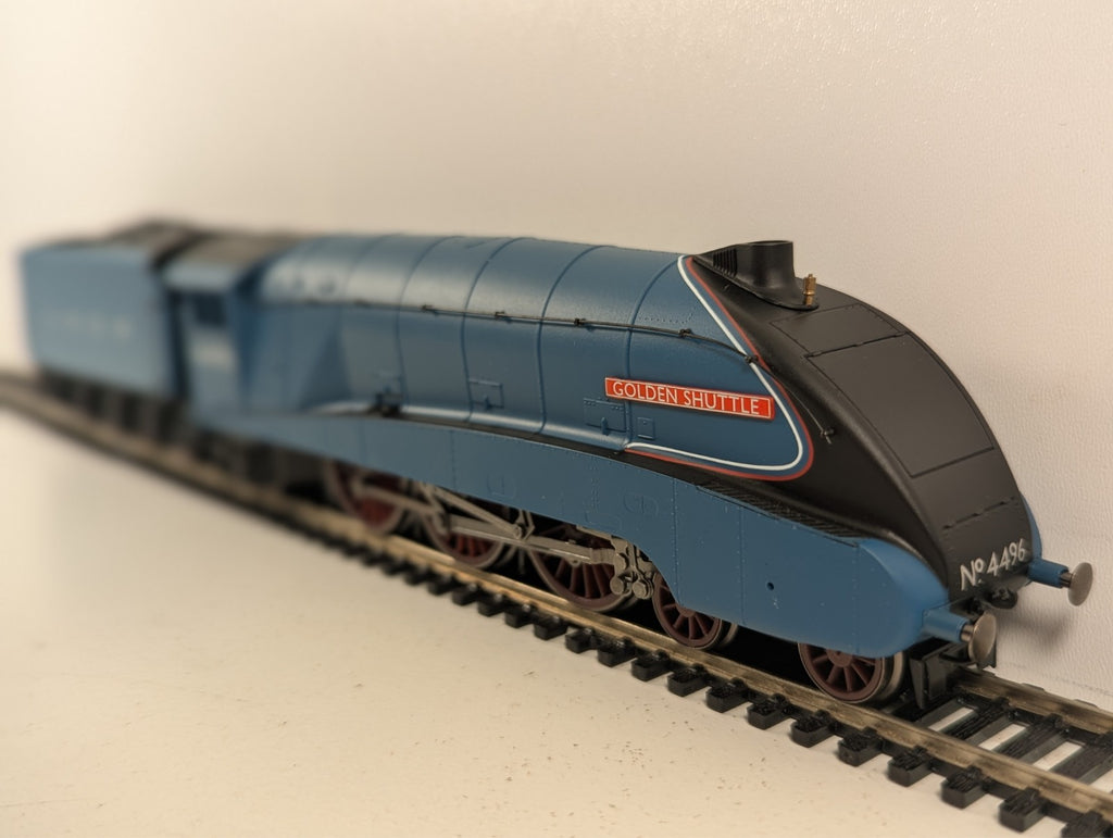 Hornby R3280 Golden Shuttle DCC Ready LNER Class A4 Pacific - Boxed