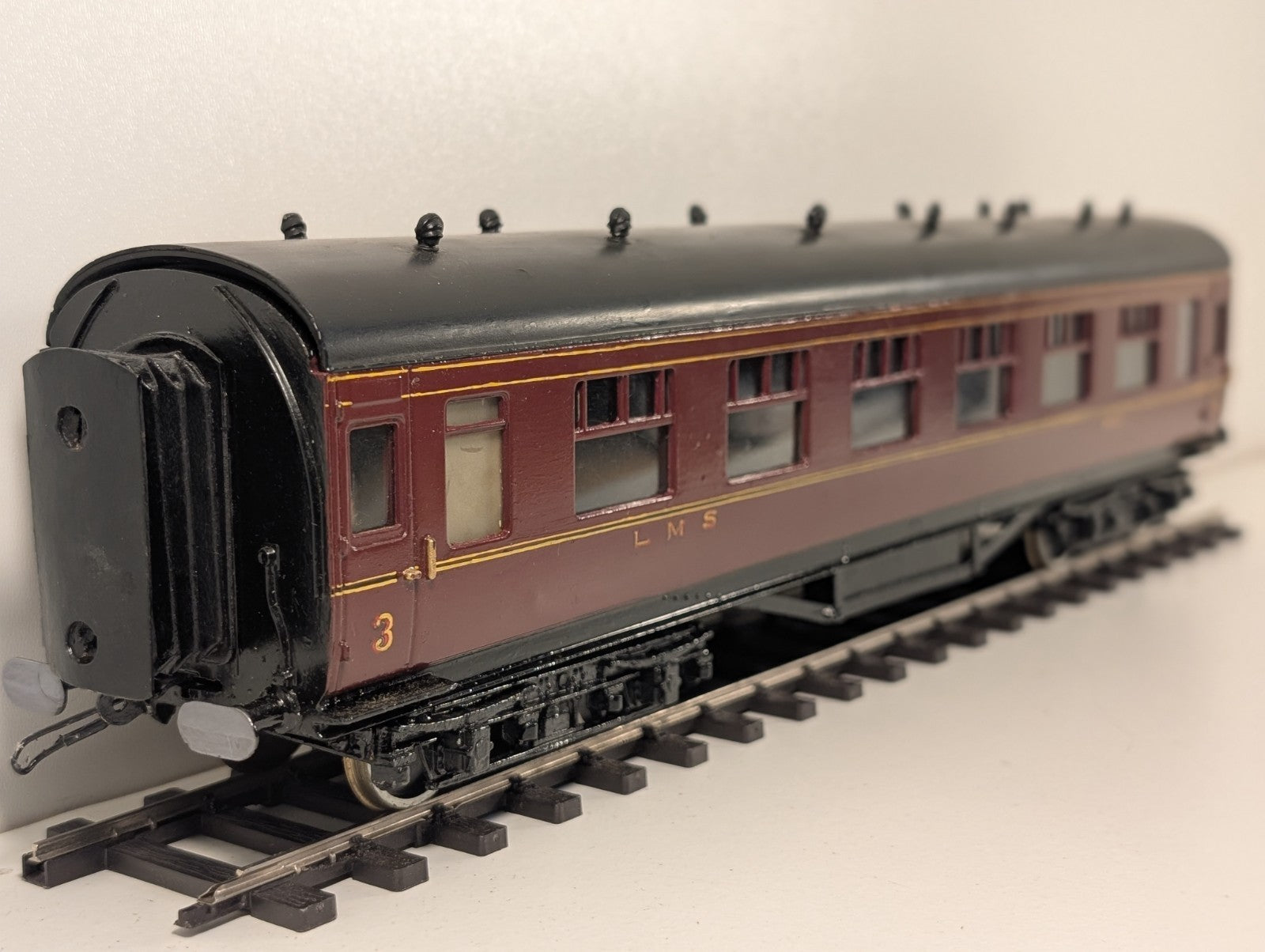 Leeds Company O Gauge Kitbuilt LMS Maroon 3rd Coach 8037