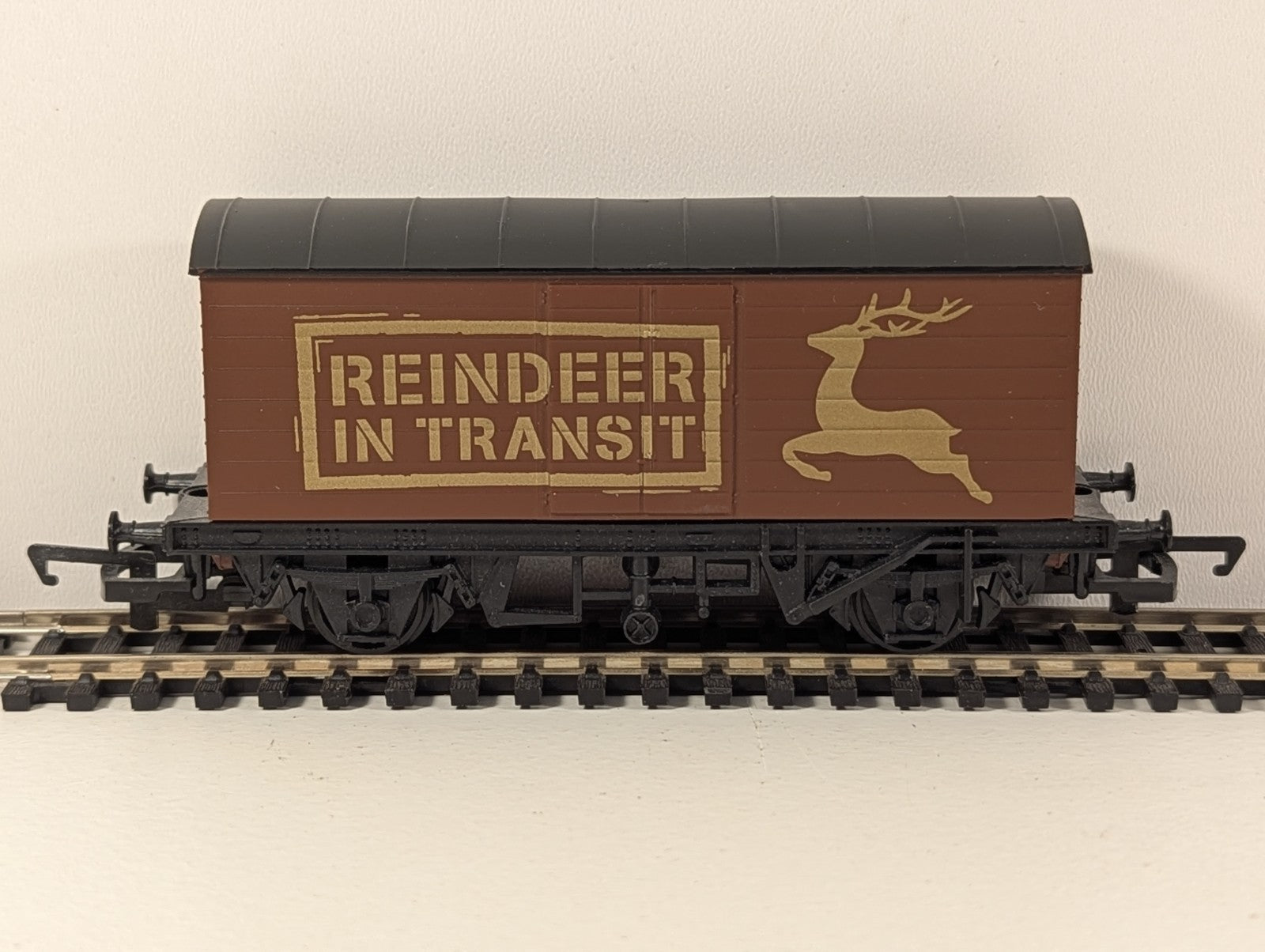 Hornby R60053 Santa’s Reindeer OO Gauge Wagon