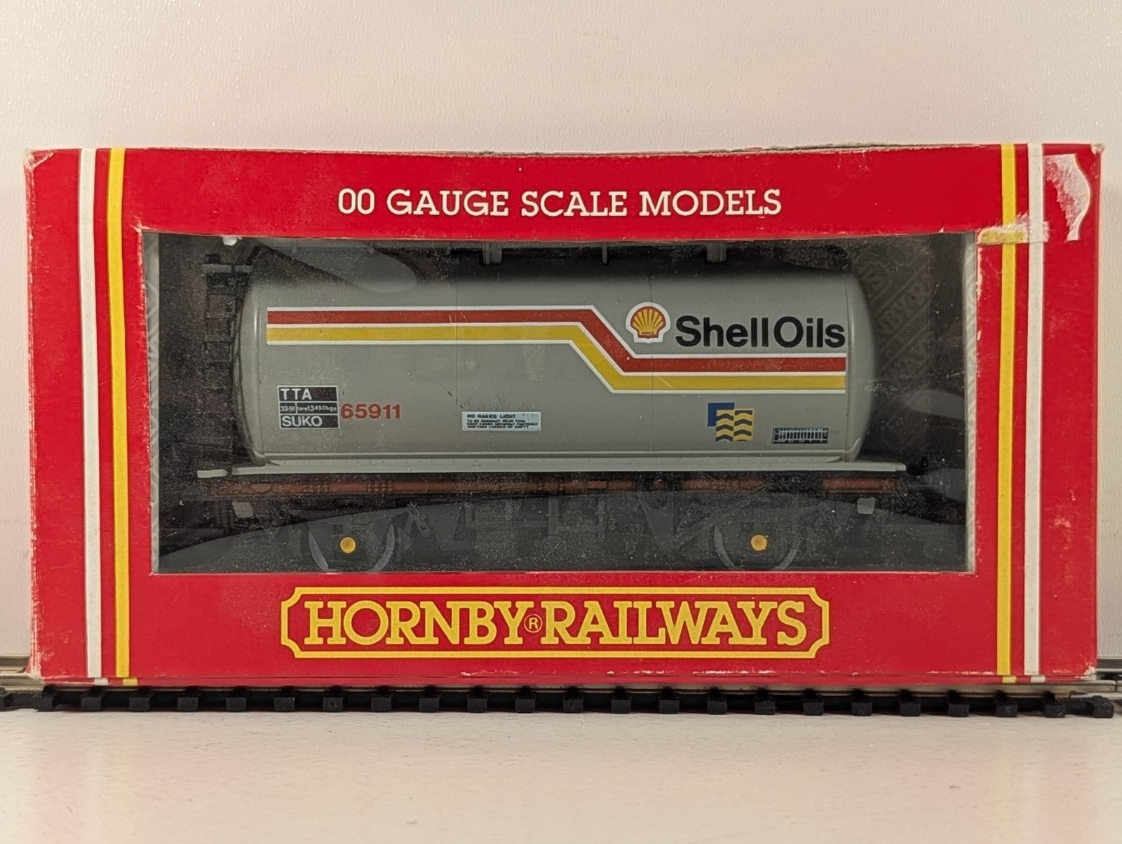 Hornby R.119 Shell Oils Tank Wagon (TTA)