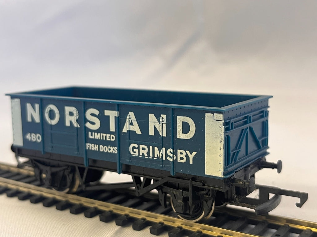 Hornby R220 OO Gauge Norstand Limited Grimsby 20 Ton Mineral Wagon
