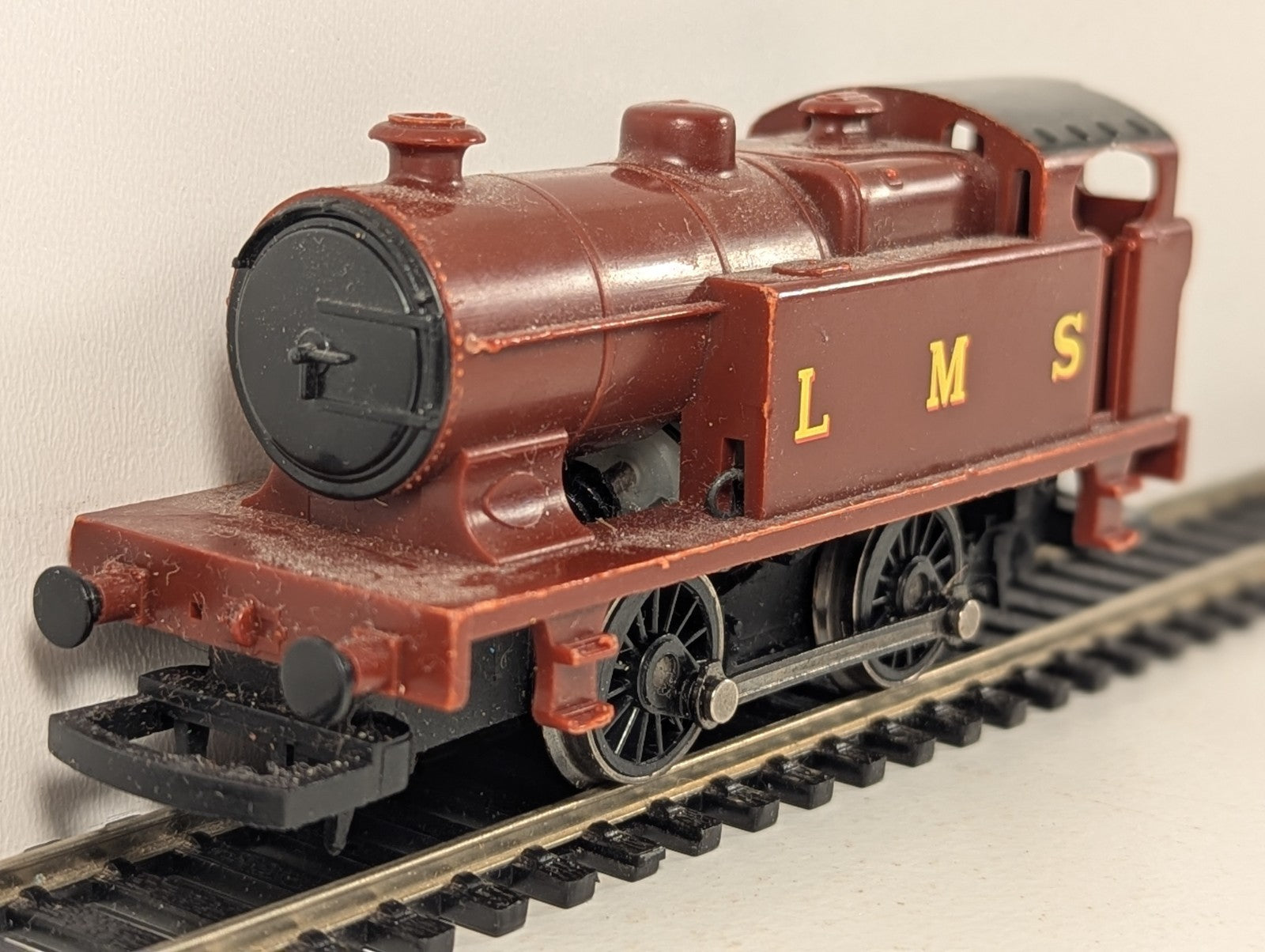Hornby R1031 LMS 0-4-0 Shunter Steam Locomotive OO Gauge