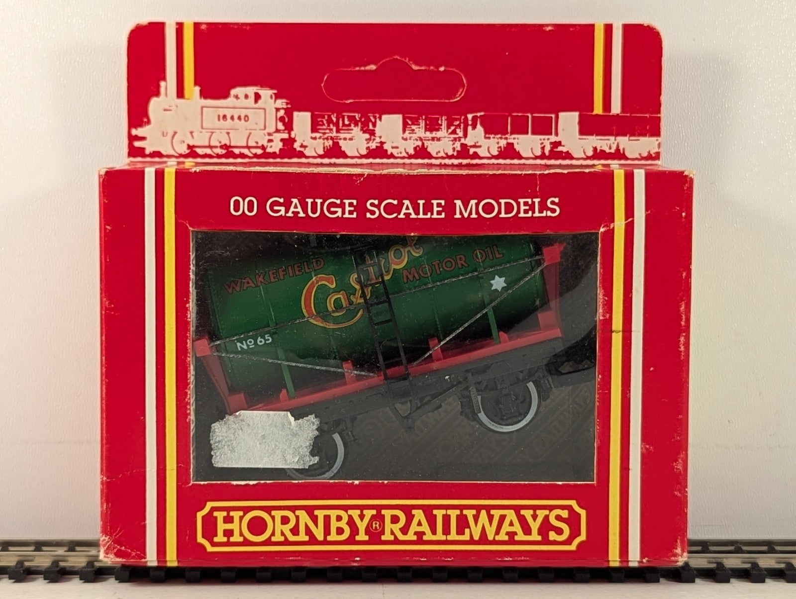 Hornby OO Gauge Castrol Tank Wagon No 65 Wakefield Castrol R.127