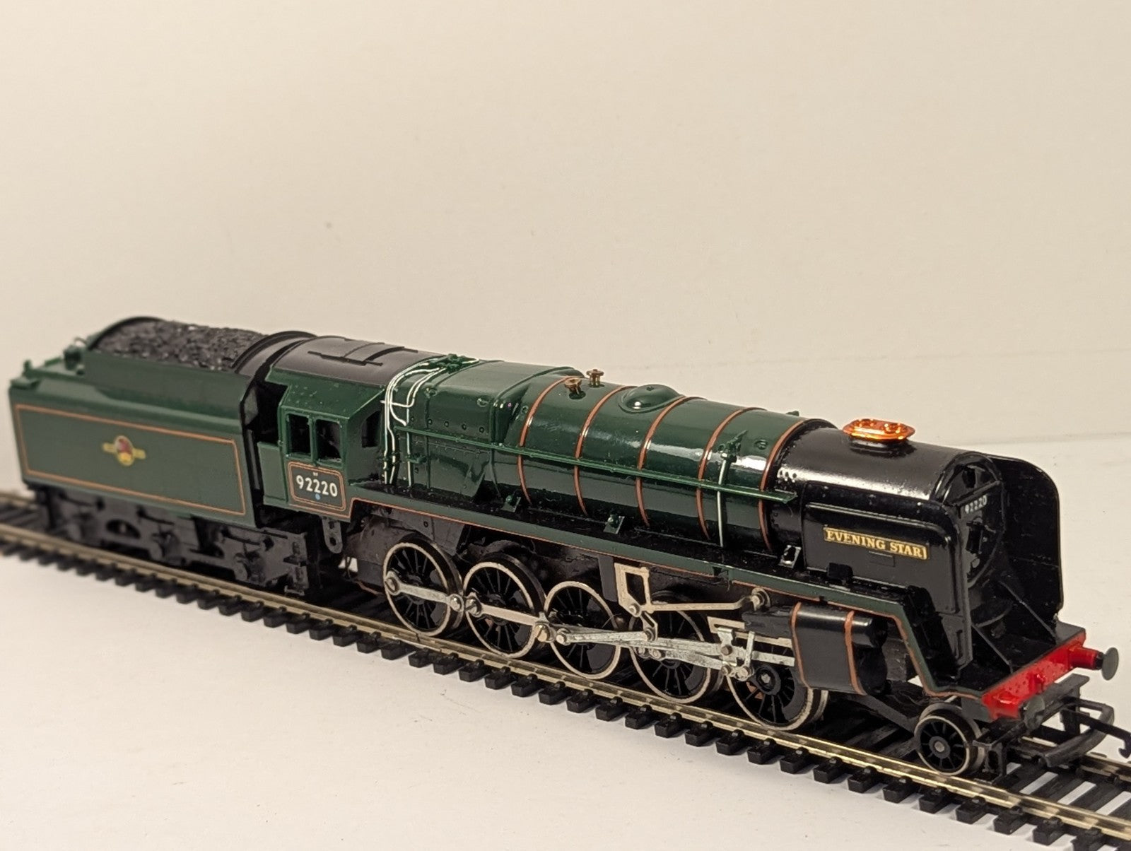 Tri-ang Hornby OO Gauge Evening Star Steam Locomotive 92220 BR Green