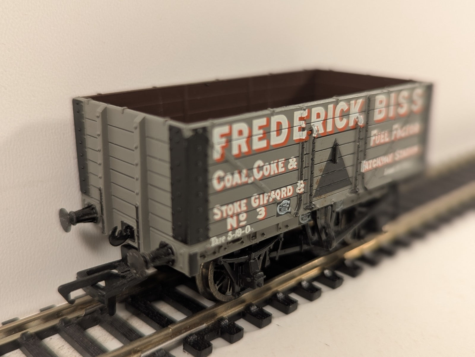Bachmann Branchline OO Gauge 37-108 7 Plank Wagon Frederick Biss Coal