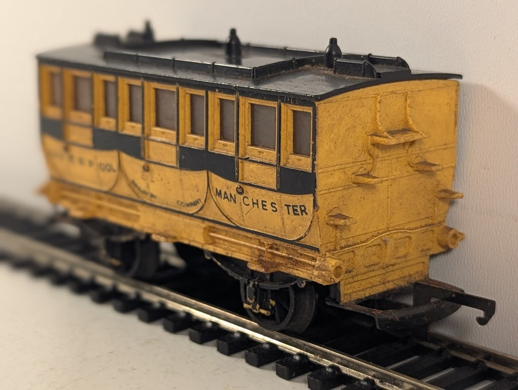 Tri-ang OO Gauge Liverpool & Manchester Railway 1st Class Coach 'Experience'