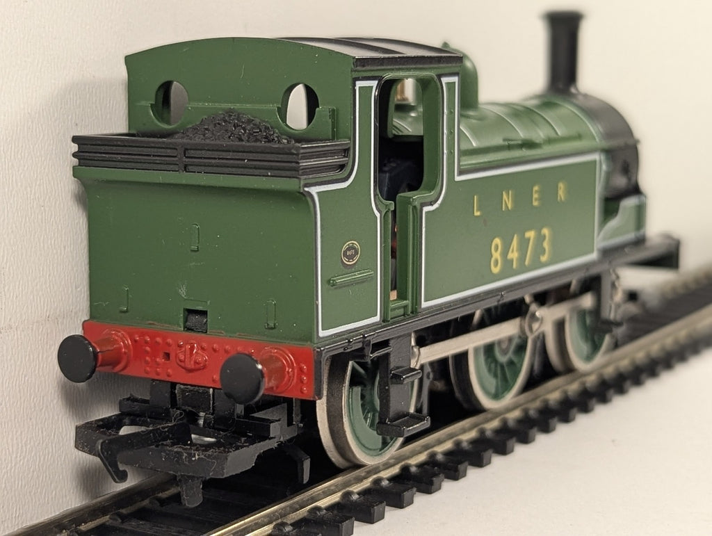 Hornby OO Gauge LNER Class J83 0-6-0T Steam Locomotive 8473 LNER Green R.316