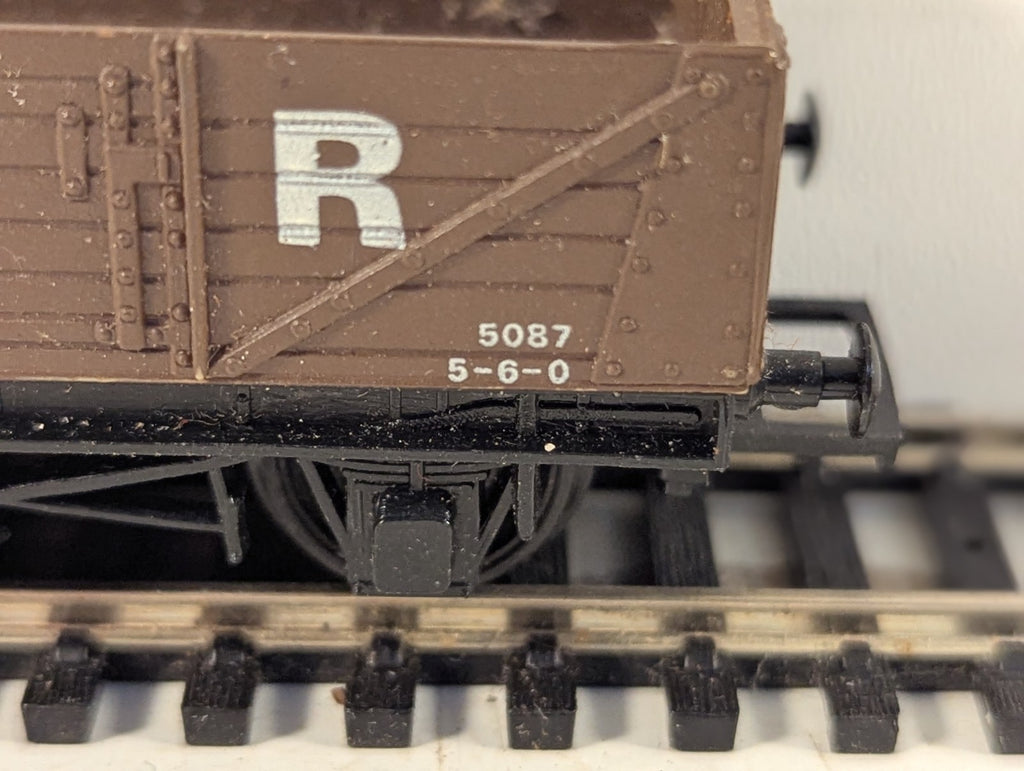 Graham Farish OO Gauge SR 7-Plank Open Wagon 5087 SR Brown