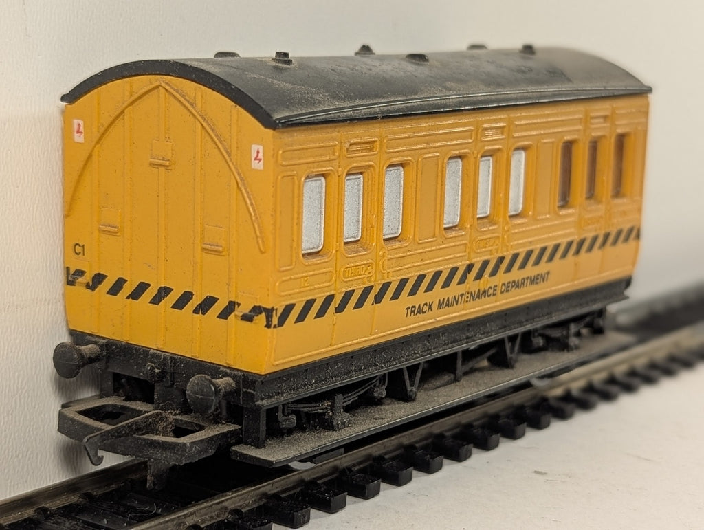 Hornby OO Gauge Track Maintenance Department 4-Wheel Coach Passenger Coach C1