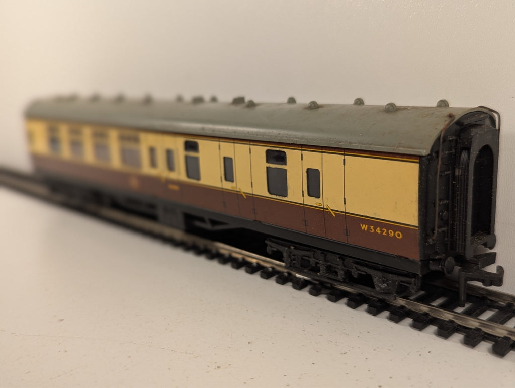 Hornby Dublo OO Gauge 4051 W.R. Corridor Brake/Second Coach