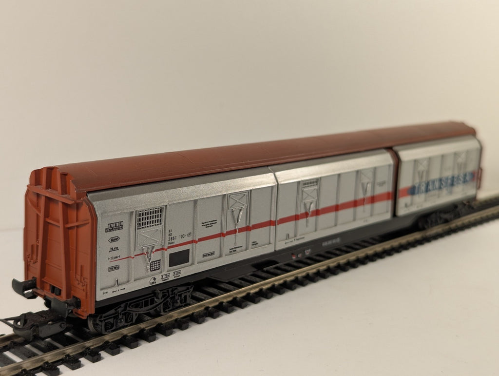 Electrotren HO Gauge Silver & Brown Sliding Wall Wagon