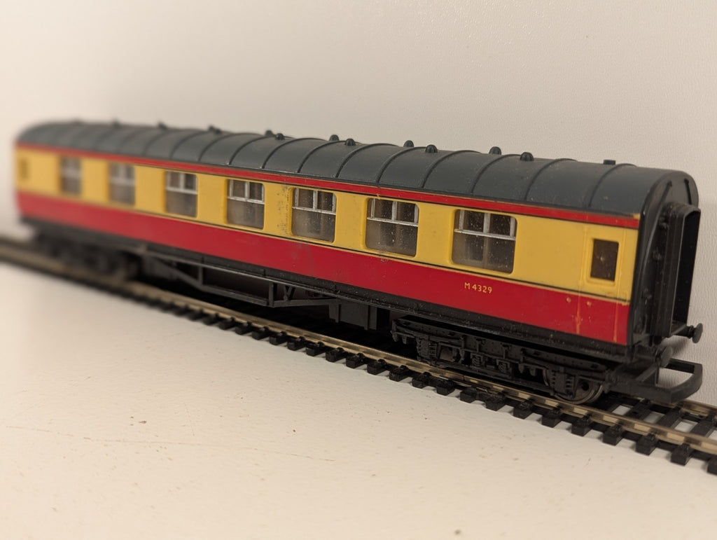 Hornby OO Gauge BR Composite 1st Class Coach