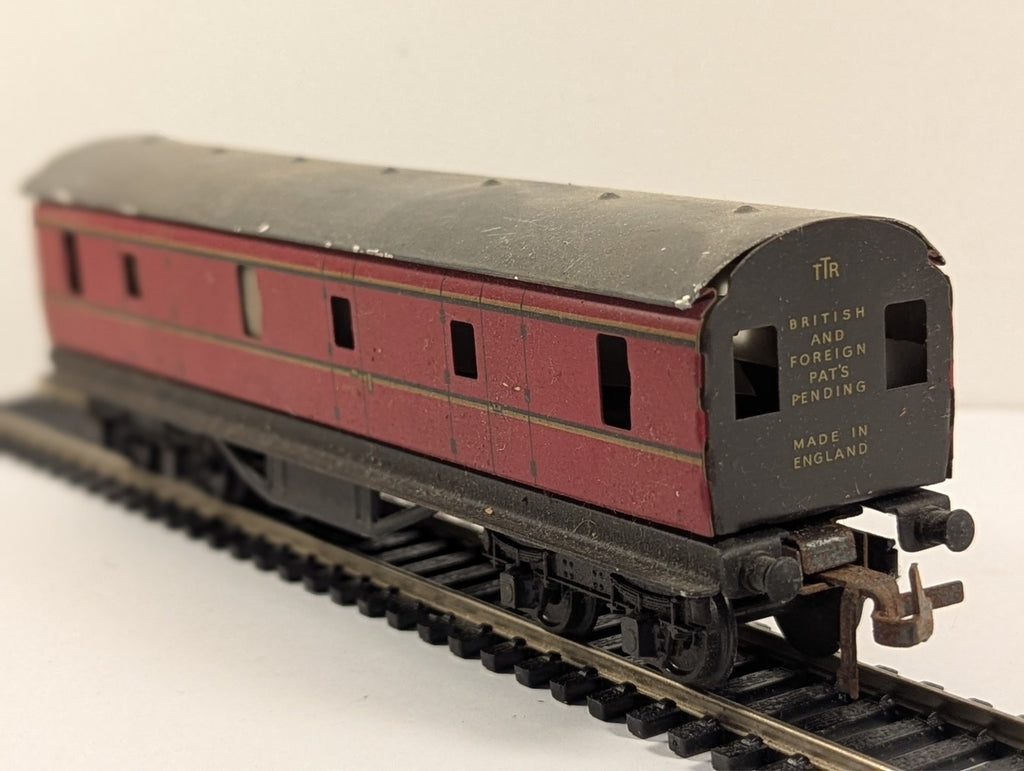 Trix Twin Railway BR Full Brake Coach Maroon - Walls Separating Chipped paint