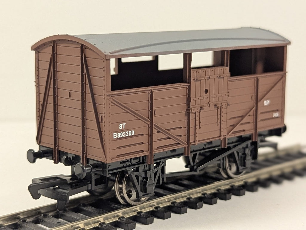 Dapol OO Gauge BR Cattle Wagon Goods Wagon B893369 BR Bauxite B501