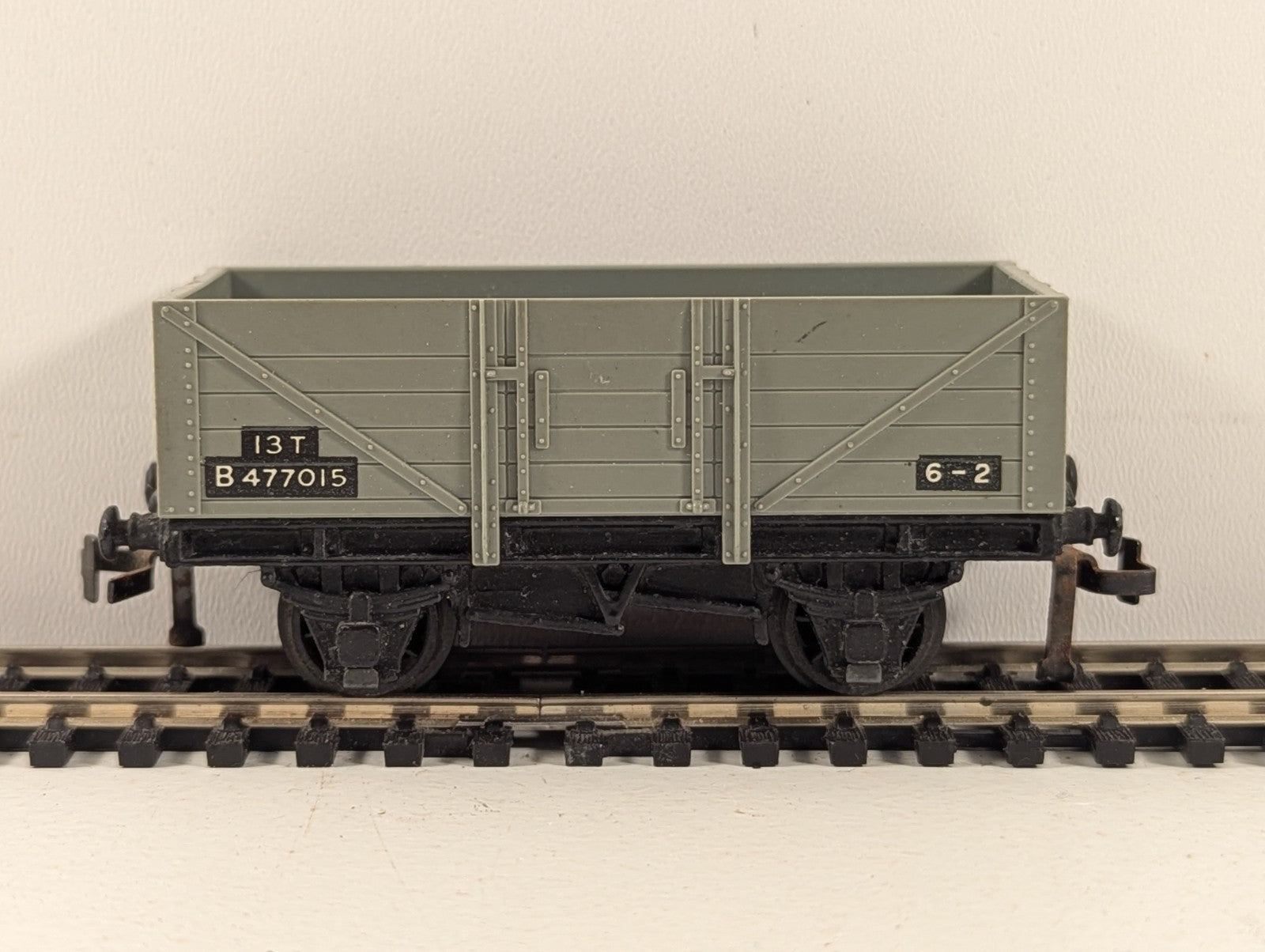 Hornby Dublo 32074 OO Gauge 13-Ton Standard Wagon - Boxed