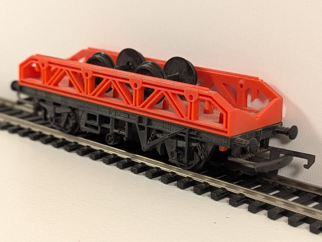 Hornby R224 OO Gauge Flat Wagon with Detachable Wheel Load