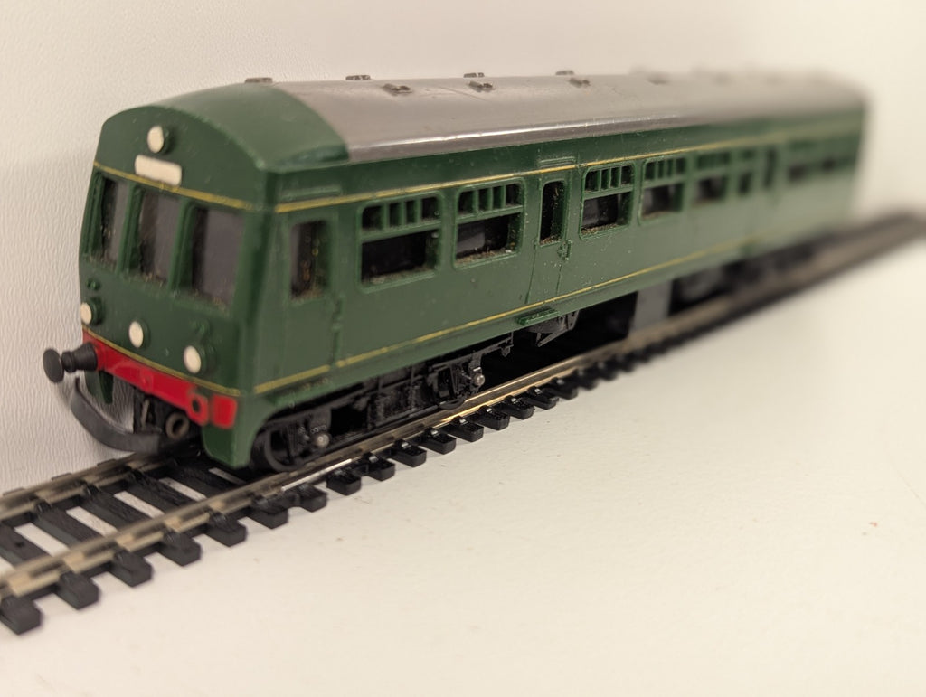 Tri-ang OO Gauge Class 101 DMU Dummy Power Car - broken buffer