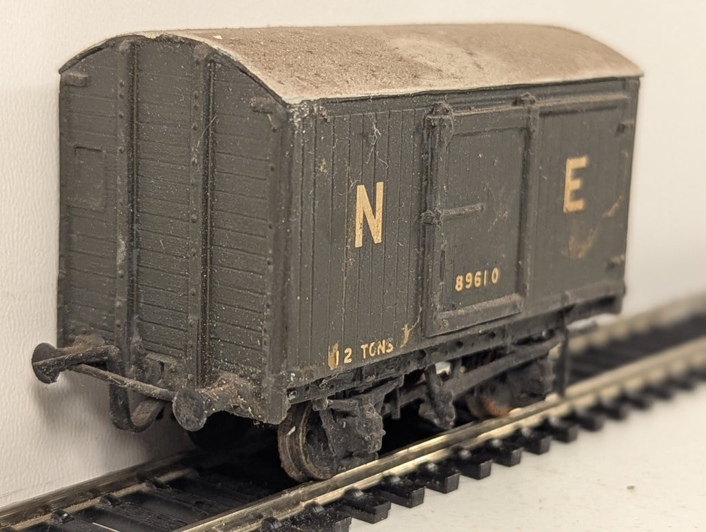 Kit Built OO Gauge LNER 12 Ton Covered Goods Van Goods Wagon 89610 LNER