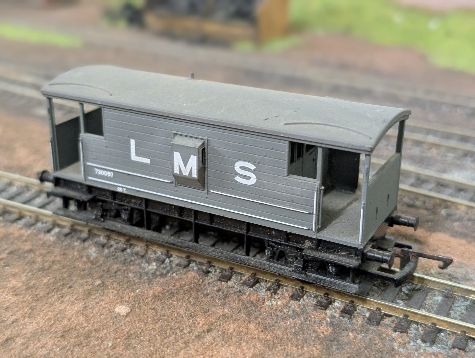 Airfix 54361 OO Gauge LMS 20 Ton Brake Van No. 730097