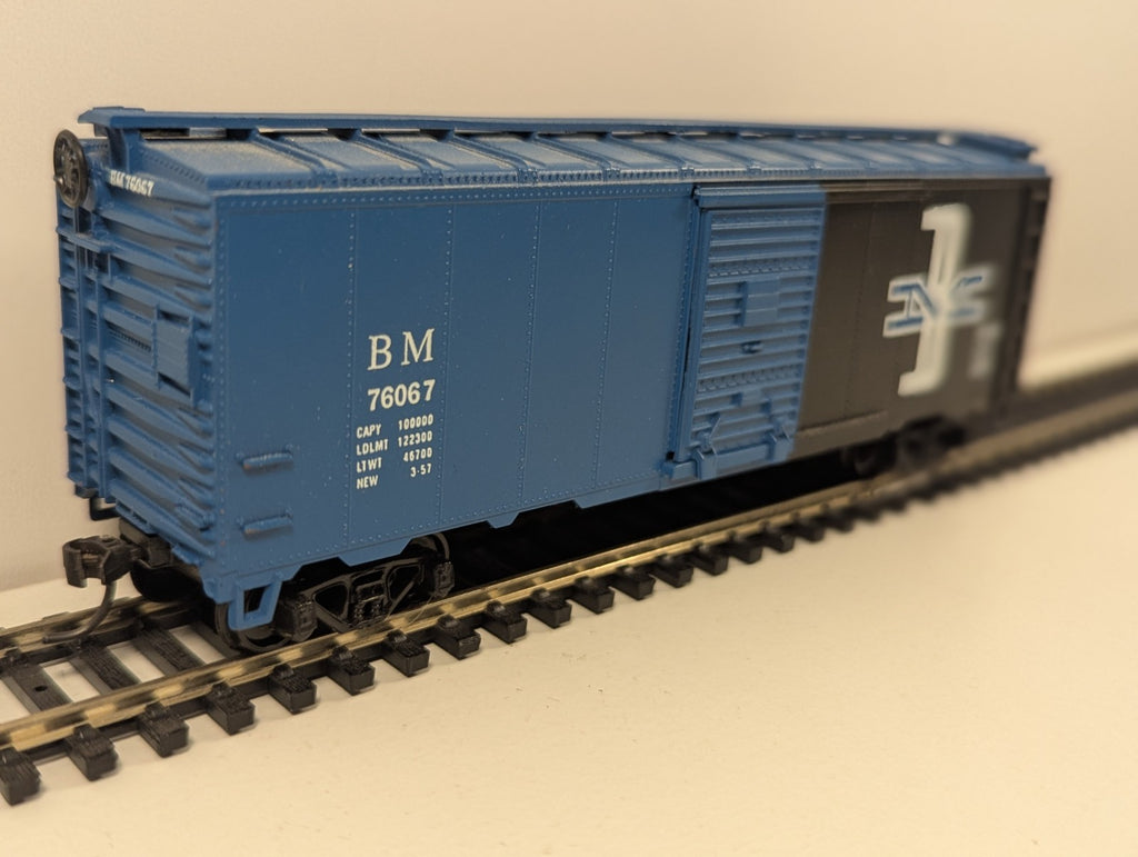 Athearn HO Gauge 70324 Boston & Maine 40ft Boxcar Superior Door boxed