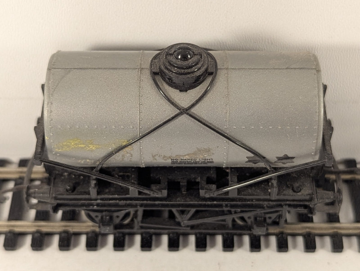 Tri-ang OO Gauge Shell Lubricating Oil Tank Wagon Goods Wagon Silver R.127