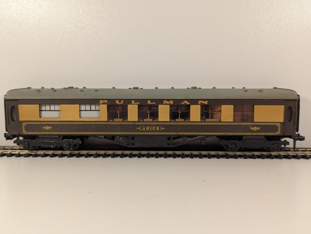 Hornby Dublo 4035 OO Gauge Pullman 1st Class Coach “Aries”