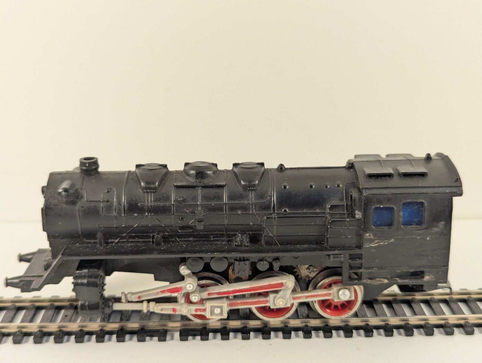 Lima HO Gauge DB E680 Steam Locomotive - Missing parts