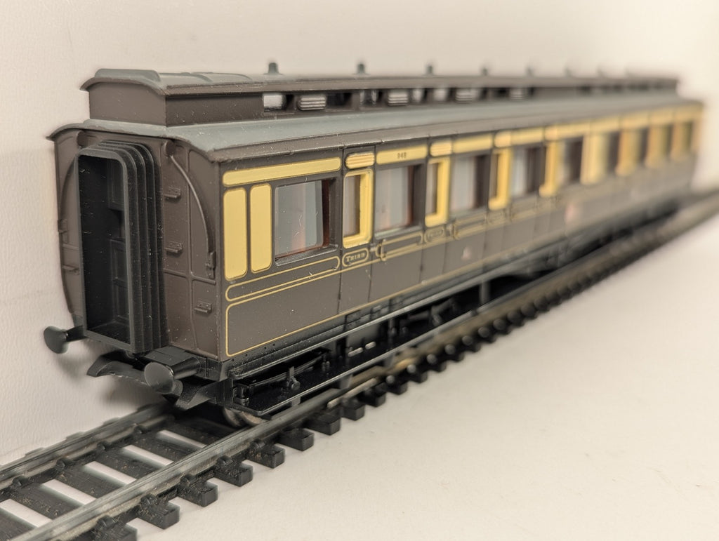 Hornby OO Gauge GWR Clerestory Third Class Coach Passenger Coach 948