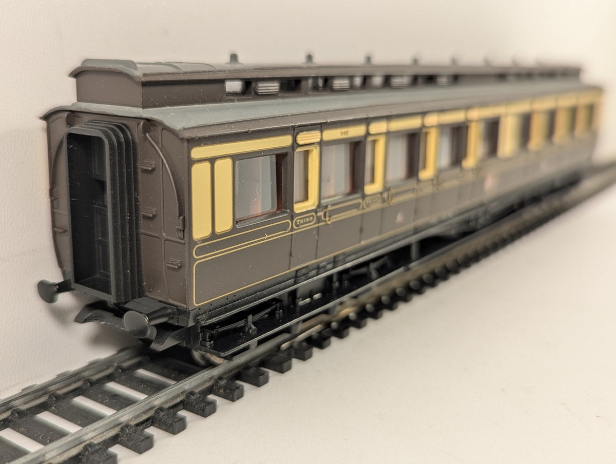 Hornby OO Gauge GWR Clerestory Third Class Coach Passenger Coach 948
