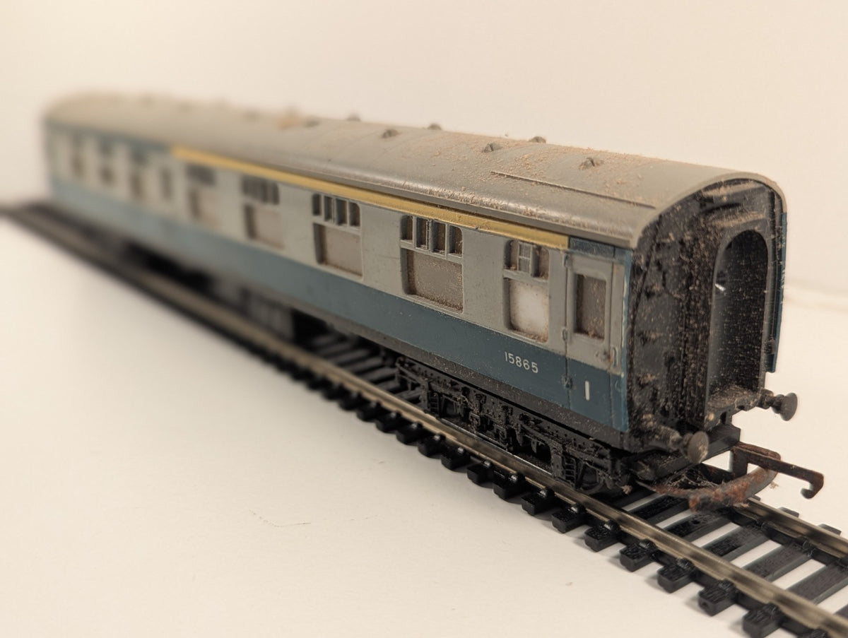 Tri-ang Hornby OO Gauge BR Mk1 Composite Coach No.15865