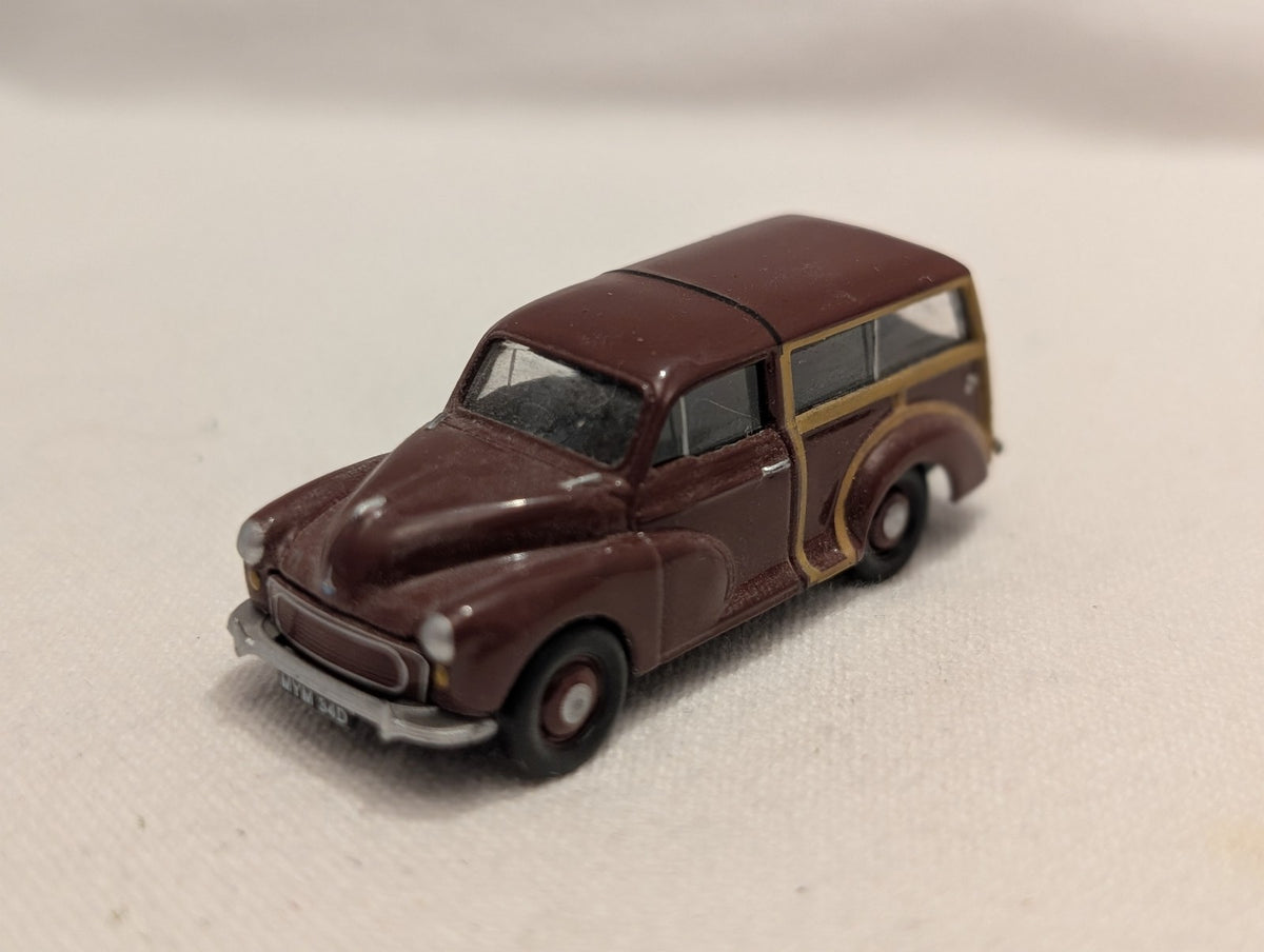 Classix OO Gauge Morris Minor Traveller Die-cast Model Car MYM 34D Maroon