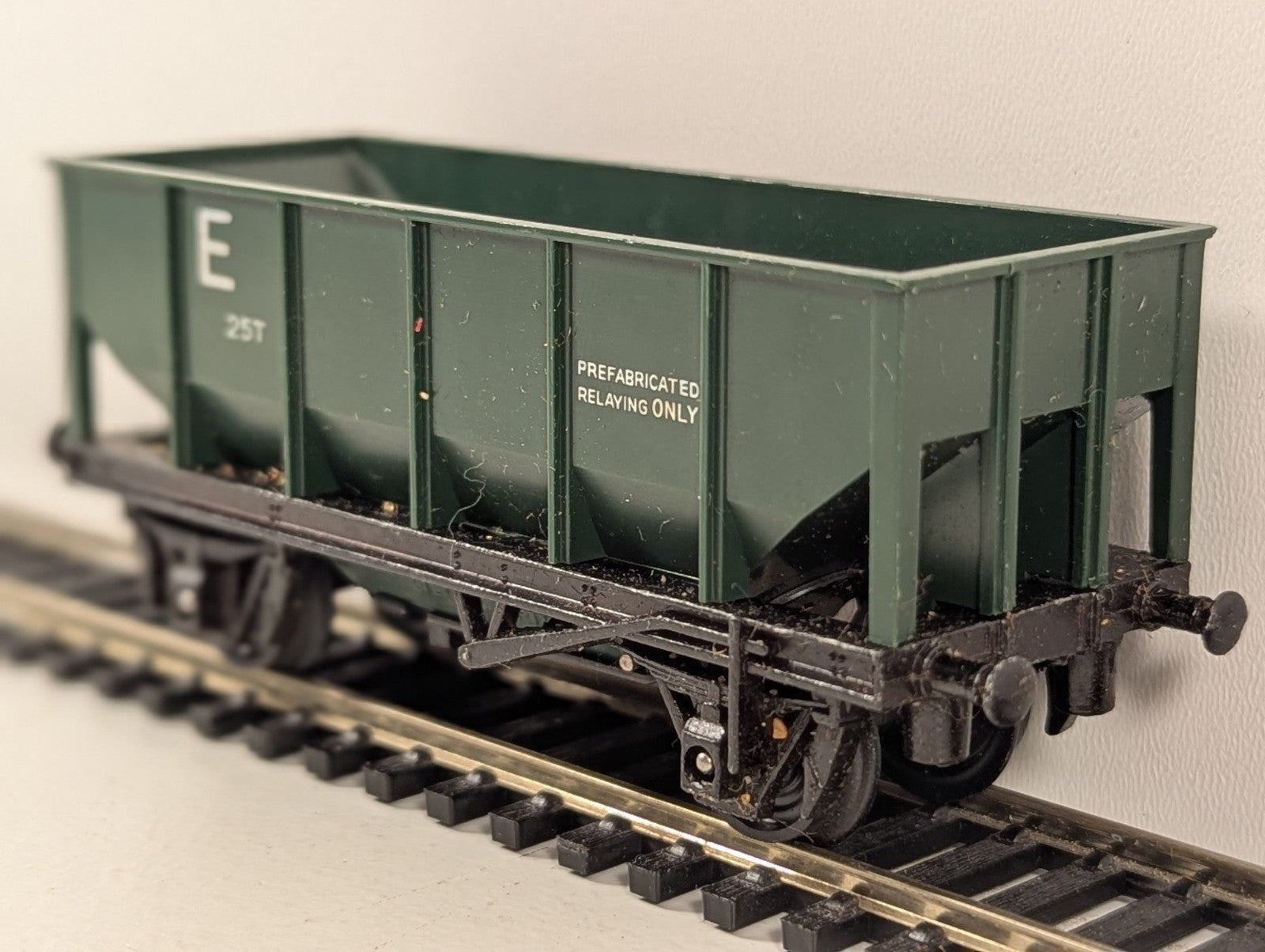 Tri-ang Hornby R347 OO Gauge Engineering Wagon – Green