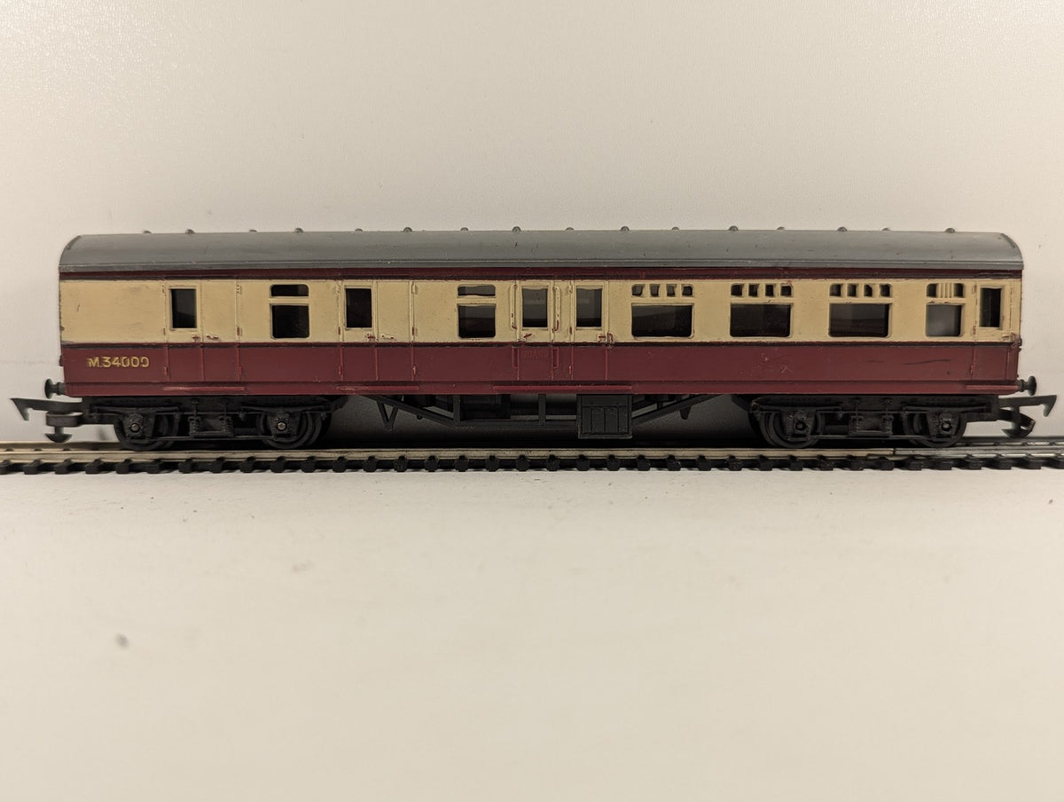 Tri-ang OO Gauge Red and Cream Coach M.34000
