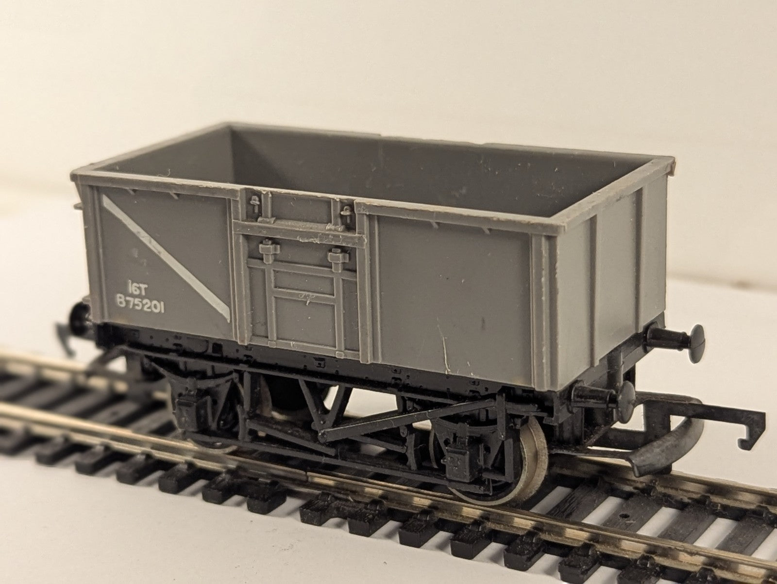 Triang OO Gauge 16 Ton Steel Mineral Wagon Goods Wagon B75201 BR
