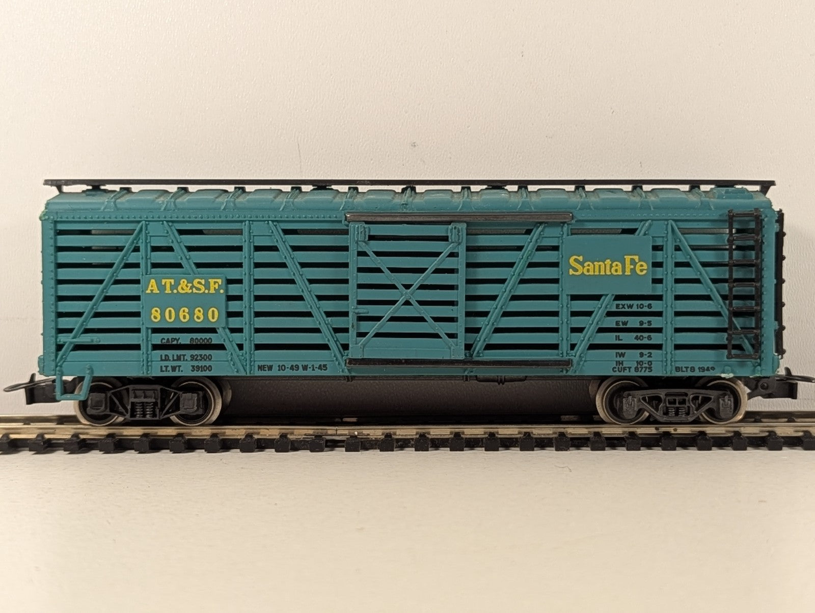 Bachmann HO Gauge 40ft Stock Car AT&SF 80680 Santa Fe Turquoise
