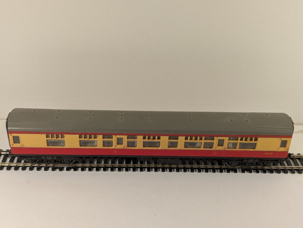 Hornby Railways OO Gauge BR Crimson and Cream composite Coach boxed